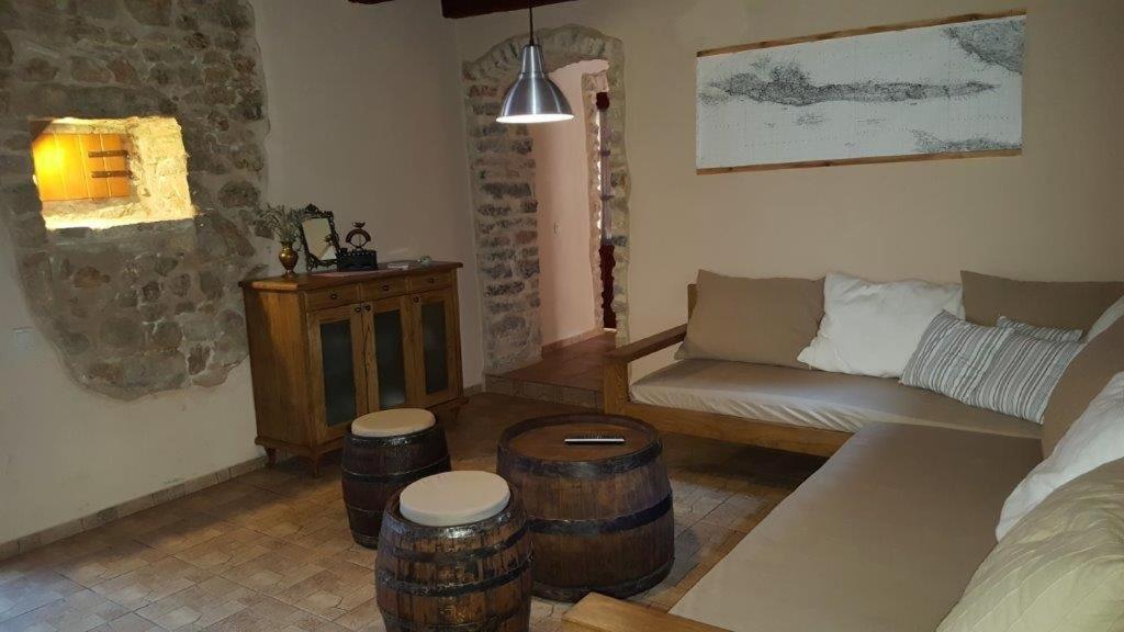 Holiday House With A Swimming Pool Vrbanj, Hvar - 11040 Rum bild