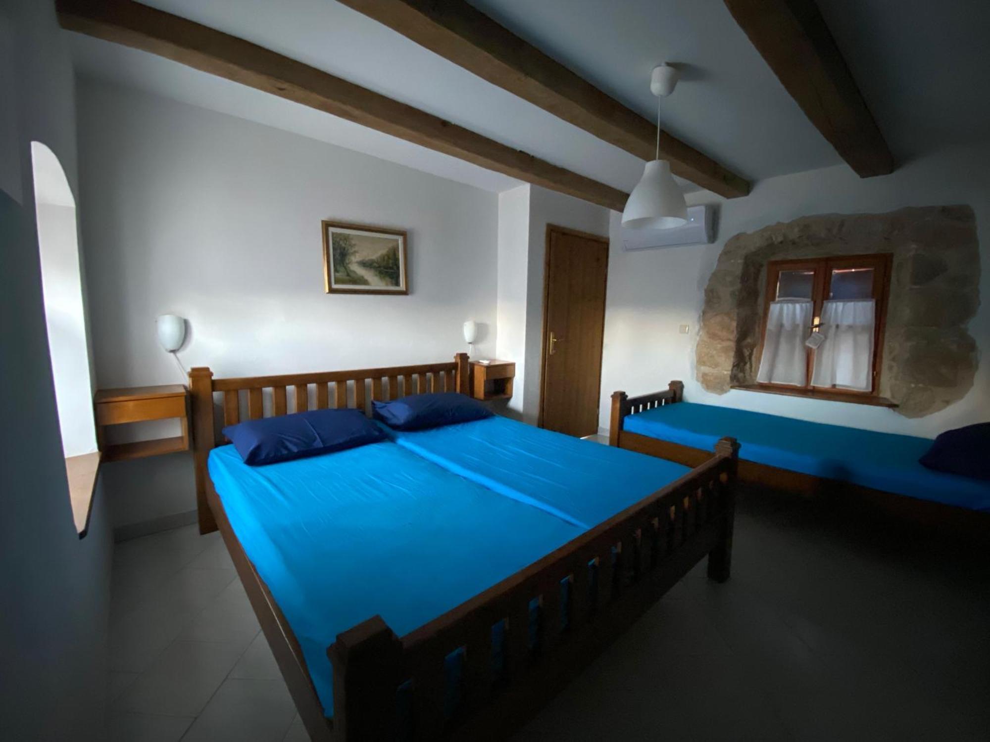 Holiday House With A Swimming Pool Vrbanj, Hvar - 11040 Rum bild